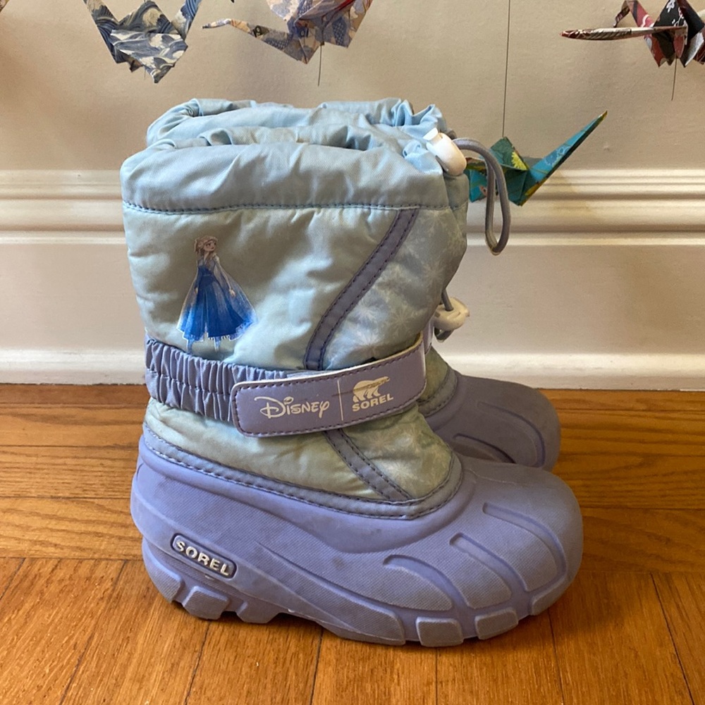 Size 11 kids Sorel snow boots Elsa theme